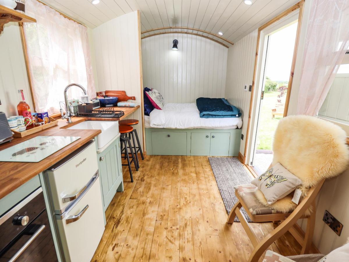 Honeybee Lodge Woodhall Spa Eksteriør billede