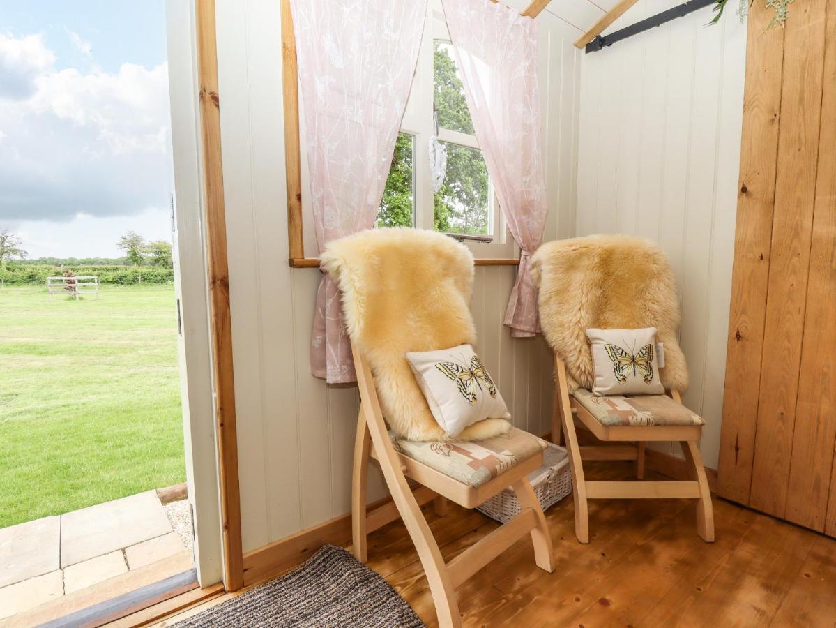 Honeybee Lodge Woodhall Spa Eksteriør billede